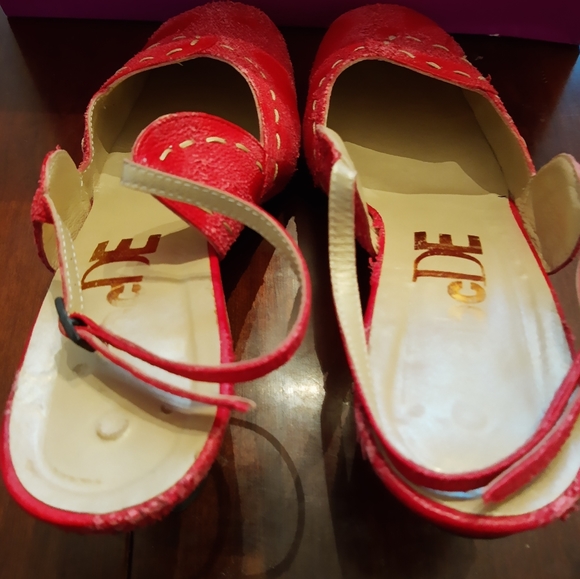 Vero Cuoio red leather 3 inch heels. Size 9 - Picture 3 of 16